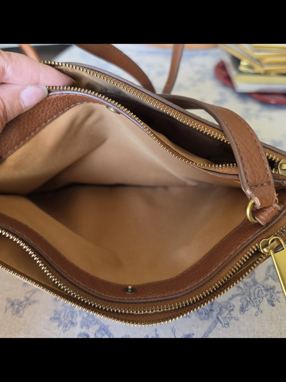Fossil Women's Tan Leather Crossbody Bag - Picture 6 of 7